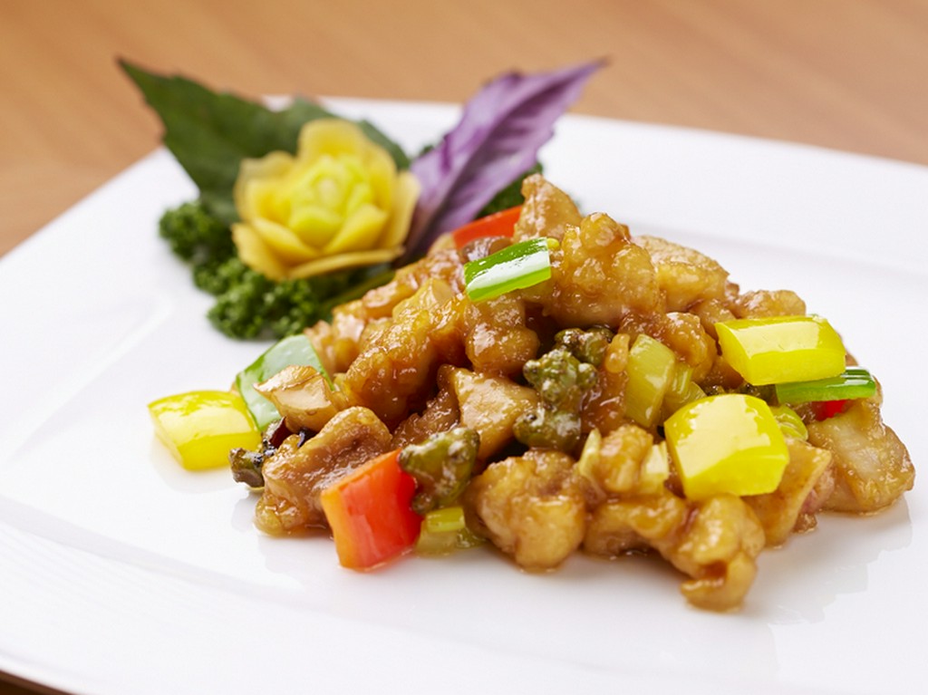 甘み・酸味・辛みのパーフェクトバランス『やんばる若鶏の甘辛炒め』