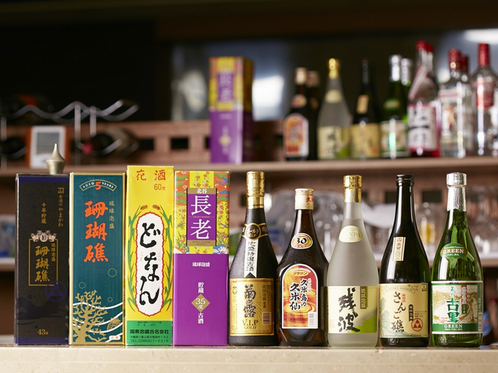 お料理と一緒にたのしめるお酒も種類豊富にそろっています