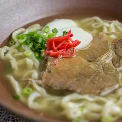 木灰水を使用したあっさり風味！『木灰すば』