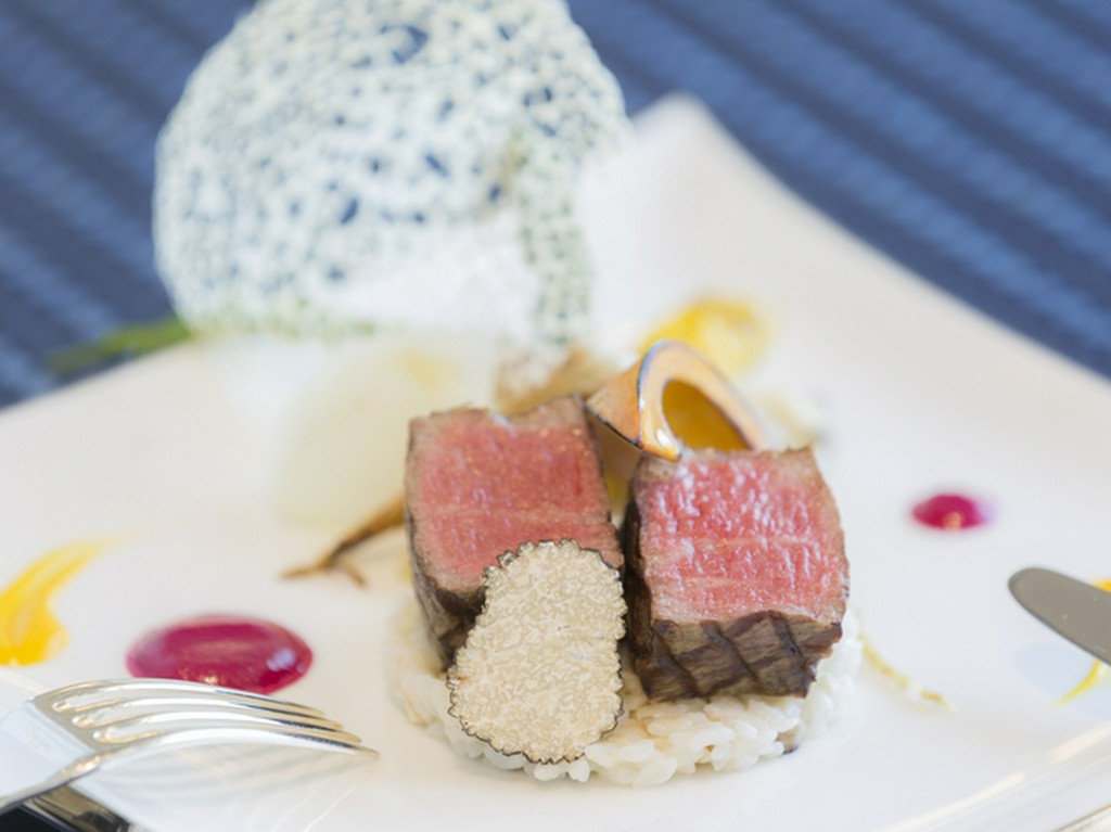 一つ一つのパーツにもこだわった『県産牛フィレ肉のグリエ』