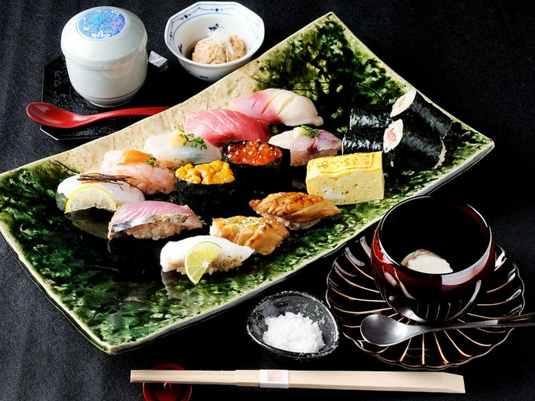 この道50年熟練の寿司職人が握る『芝翫(しかん)』