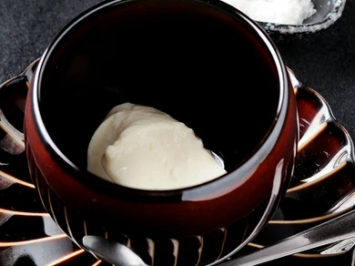 希少な塩でいただく、深みのある味わいの『寄せ豆富』