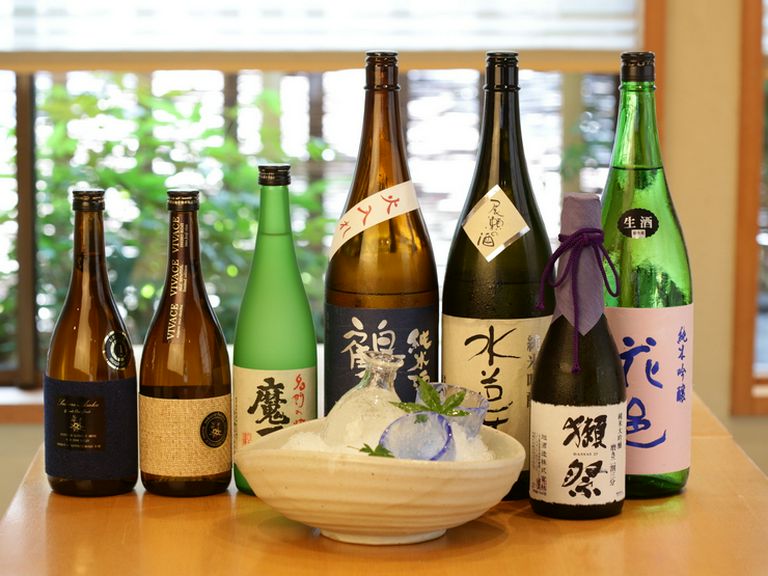 料理に花を添える日本酒も、季節に合わせてラインナップ