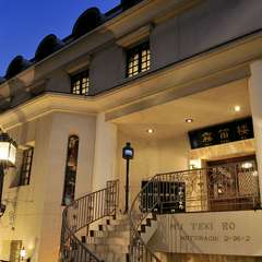 3フロアのレストランにパティスリーも併設