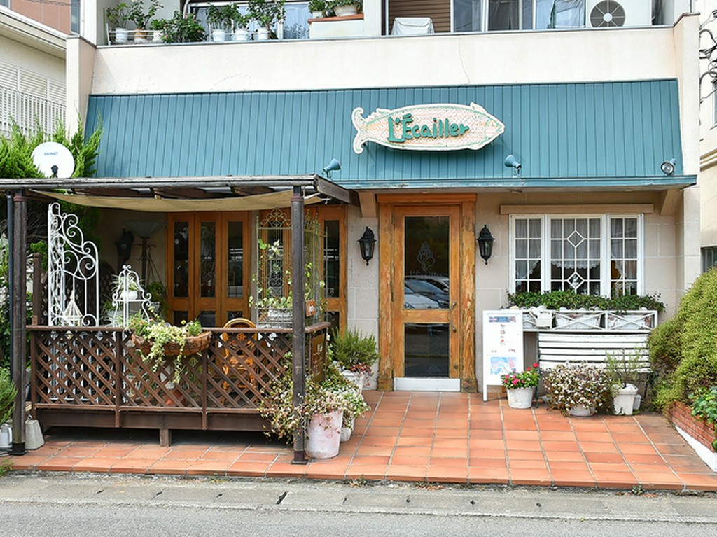 豊富なワインとベルギービールで、ゆったり食事を楽しめます