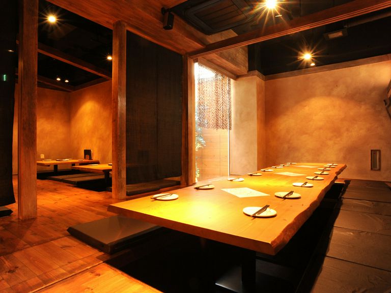 広々とした個室。大人数のパーティーや宴会もOKです