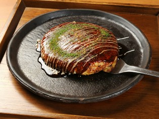 何種類もブレンドしたダシが決め手。フワトロの『京お好み焼き』