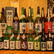地元、奈良県の地酒を中心に豊富な品ぞろえの地酒。古くから清酒の製造が行われてきた奈良県の地酒をじっくりと味わうことができます。その他、全国各地、こだわりのお酒用意。料理と一緒に堪能を。