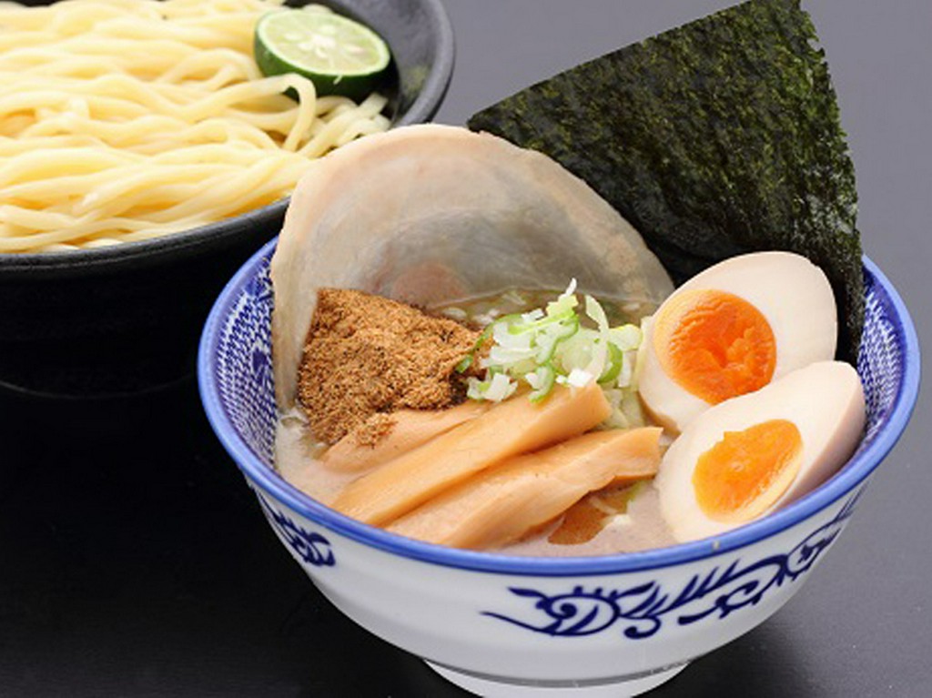 超濃厚スープに極太麺が絶妙な『つけめん』