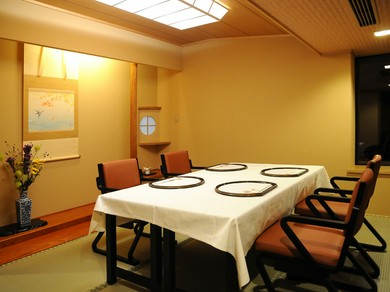 風情豊かな客室。ご利用目的に合わせ、2つに分かれたフロア