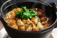 かなわ名物の土手鍋。季節に合わせて料理長が味噌を調合しています