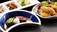 かきフライ、お肉、お造りと広島の味覚を味わえるコースです。