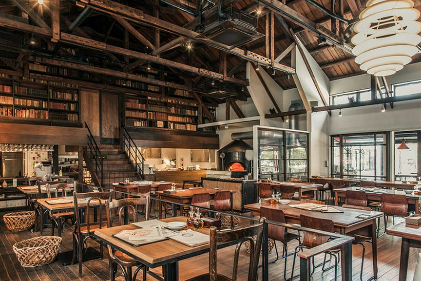 女子会にもおすすめな、乙女心をくすぐるアンティーク空間