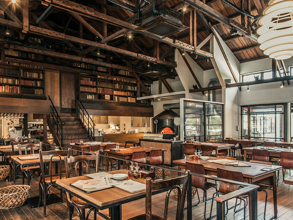 女子会にもおすすめな、乙女心をくすぐるアンティーク空間