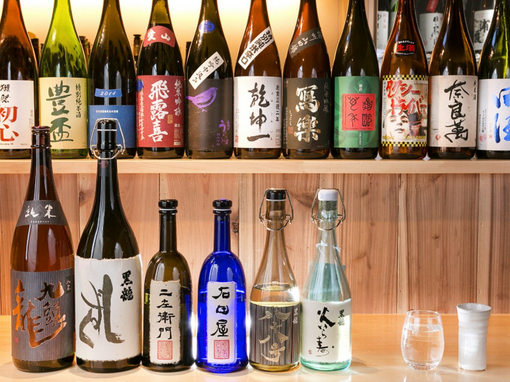 お酒好きにはたまらない。日本酒と焼酎に特にこだわっています