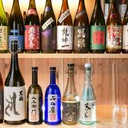 福井黒龍酒造の石田屋、二左衛門、火いら寿など四大傑作を取り揃えています。中でも福岡の「庭の鶯」という蔵元のどぶろくは、甘みがあって万人受けする味わいで人気が高い一杯。