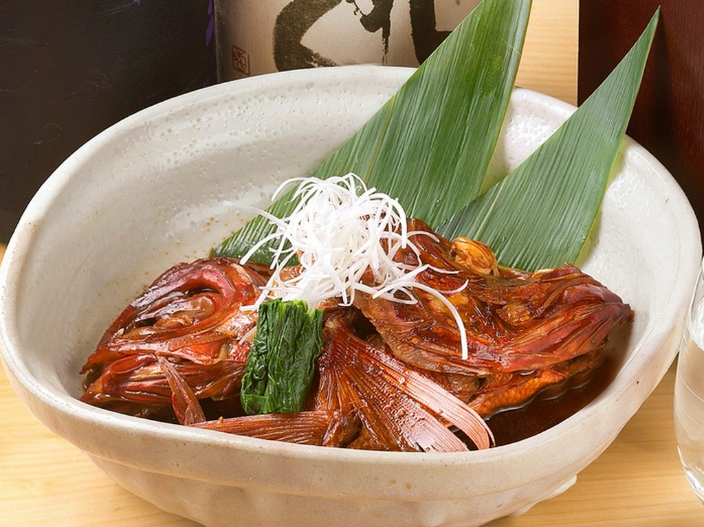 甘味があってこっくりした味わいの『金目鯛カマ煮付け』