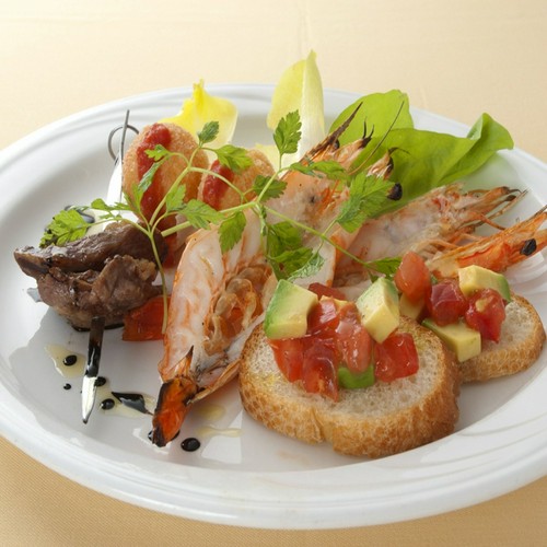 アンティパスト　レガーロ（季節の前菜盛り合わせ）