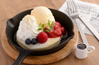 ベリーベリーパンケーキ