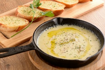 食後はコーヒーまたは紅茶をお選びいただけます。+1650円で飲み放題に変更できます。(生ビール除く)