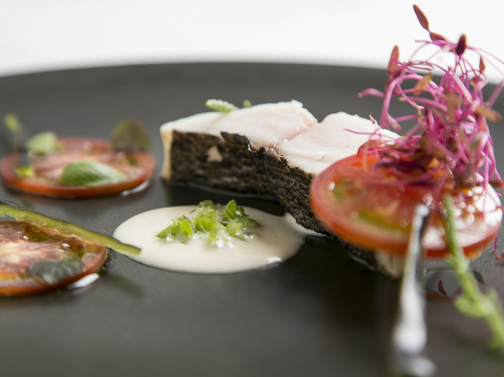 メダイのジャストキュイ　ソースノイリー　万願寺唐辛子添え』