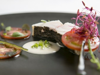 メダイのジャストキュイ　ソースノイリー　万願寺唐辛子添え』