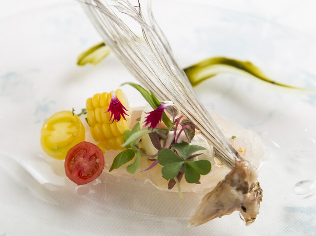 新鮮なトビウオを新生姜のさわやかな風味でいただく『初島産のトビウオと新生姜のマリネ』