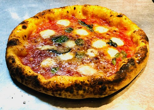 テイクアウトの窯焼きピッツア