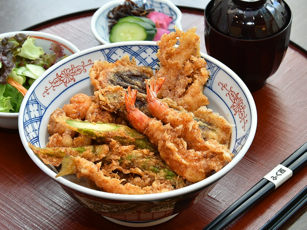 『特製天丼』は【ふく西】を知る切っ掛けになることも