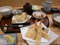 天ぷら8品、サラダ、汁物、お新香 *土日祝日予約不可