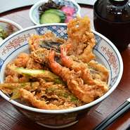 地元の本牧で揚がる穴子が、調べるととても美味しい物だと解り、釣りにも行きました。水質や餌など、ベストの状態です。自分が住んでいる所で育つ物がこんなに美味しいなんて、と思うと、非常に嬉しいですね。