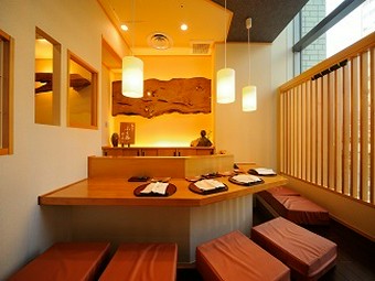 半個室のお座敷席は、大切なゲストをもてなすのに最適