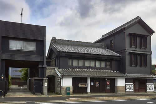 「国登録有形文化財」の家屋です