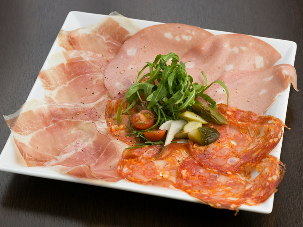 イタリア産生ハム・サラミの盛り合わせ