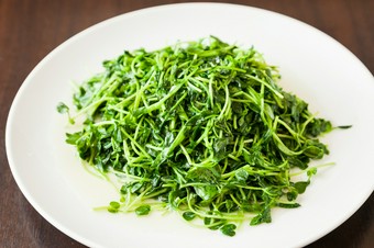 記憶に残る味に出会える『青炒豆苗　豆の苗炒め』