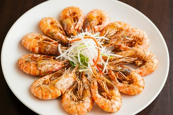 食欲がそそられる『椒塩蝦　海老のコショウ炒め』