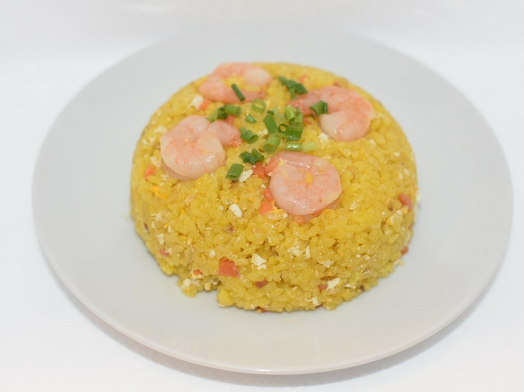 カレー以外にも多数の料理をご用意しております