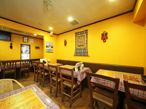 インド情緒たっぷりの店内で本格的なインド料理を堪能