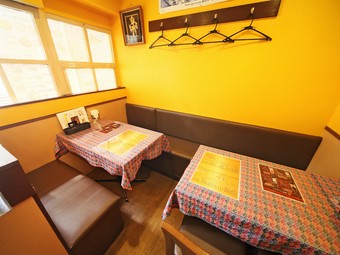 ゆったりとくつろげるソファ席で、一家団欒のひとときを