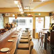 茅ヶ崎駅南口から徒歩１～２分の便利な立地。パリ、ニューヨーク、北京など世界中で修業したシェフの本格的イタリアン、フレンチ、アメリカンを手頃な料金で楽しめます。仕事帰りに軽く一杯など気軽に利用もOK。