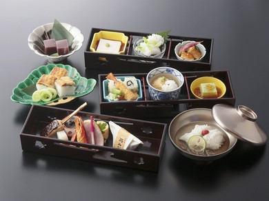 夏の風物詩である鱧を使用した❝鱧御膳❞
