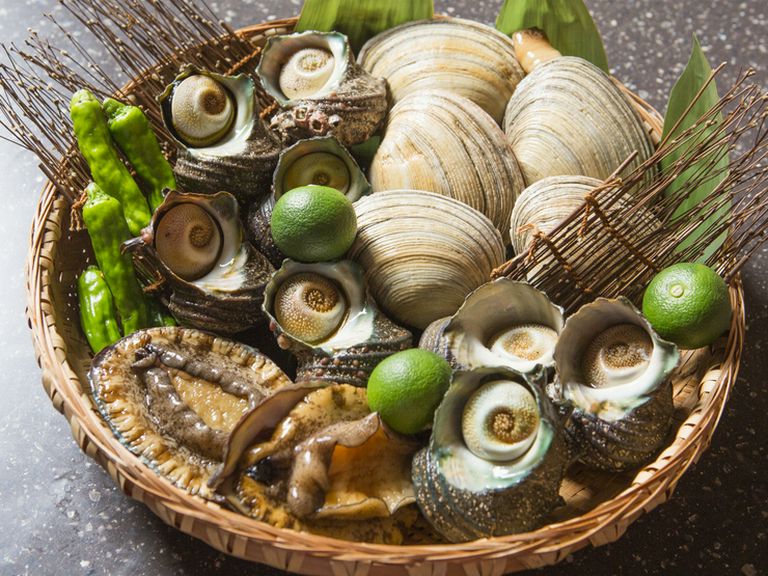 淡路島や近隣から集めた新鮮でおいしい食材