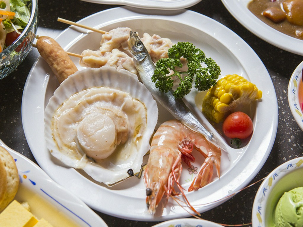 お子様にはお得なセットメニュー。バイキングも人気です