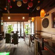 大切な人のバースディーや記念日をお祝いするのにぴったりな、雰囲気のよいお店です。バースデーケーキの用意や、サプライズの演出もスタッフがサポートしてくれるので気軽に相談を。