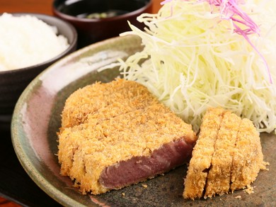 北海道産の黒毛和牛のフィレ肉を使用した『牛フィレかつ定食』（限定10食）