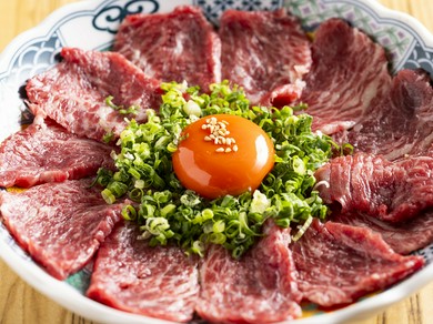 極上馬刺しすき焼き風桜ユッケ