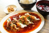 餃子5ヶ・ご飯・スープ(おかわり自由)