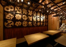 お席のみの予約です。
ご注文は店舗にいらっしゃってからお願いします。
飲み放題コースへ変更も承ります。