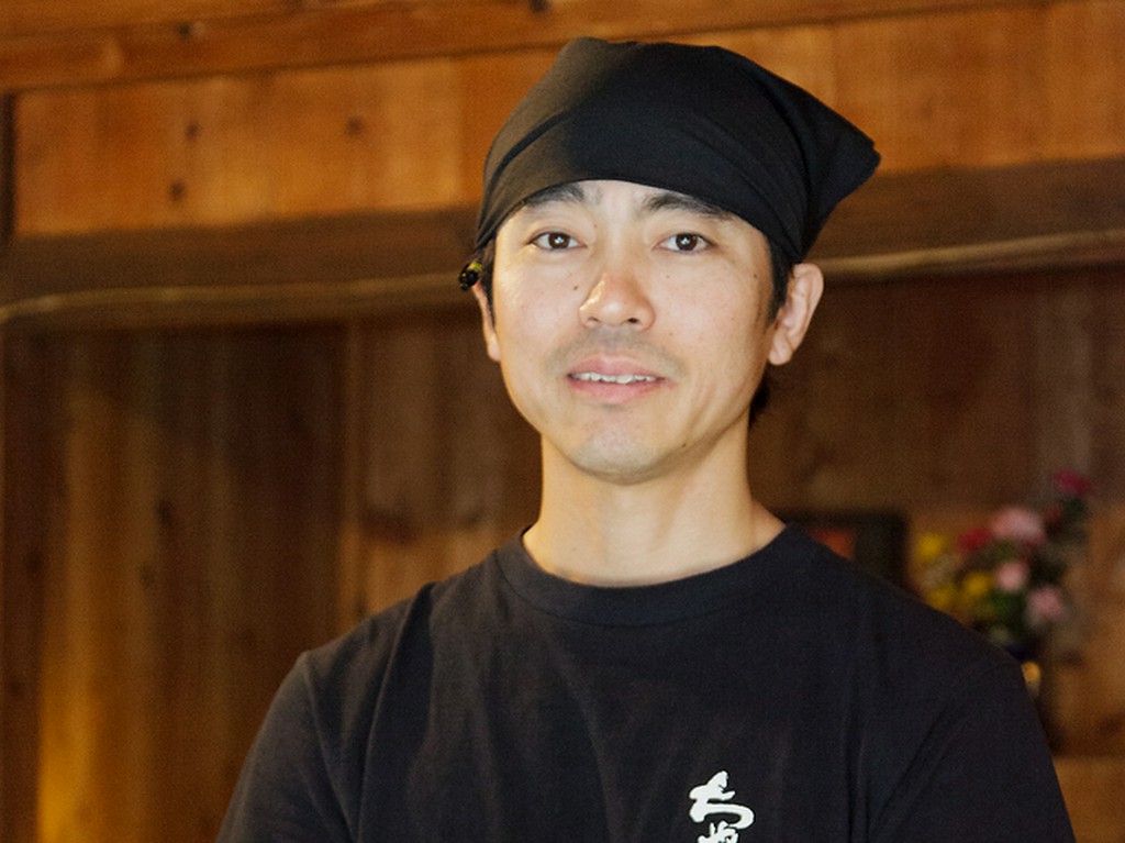 沖縄の風土に根ざした、生産者の顔が見える食材を使用