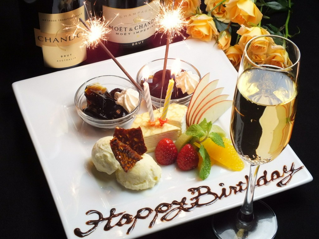 誕生日・記念日に、メッセージ付デザートプレートをサプライズで